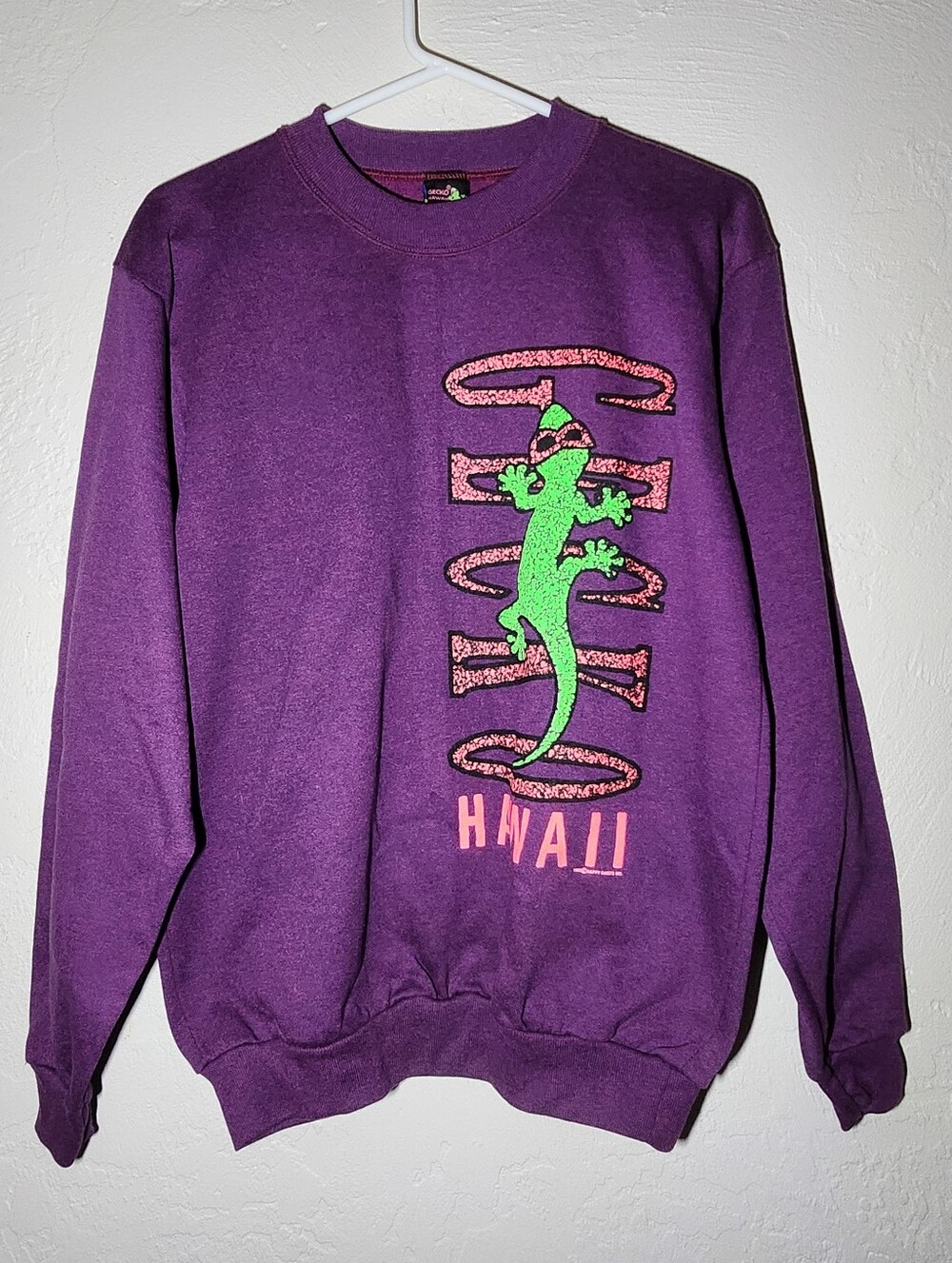 NWOT Vintage Gecko Hawaii Womens Size Medium Purple Space-Dye Sweatshirt